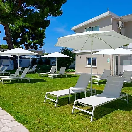 B&B Artemisia 3*